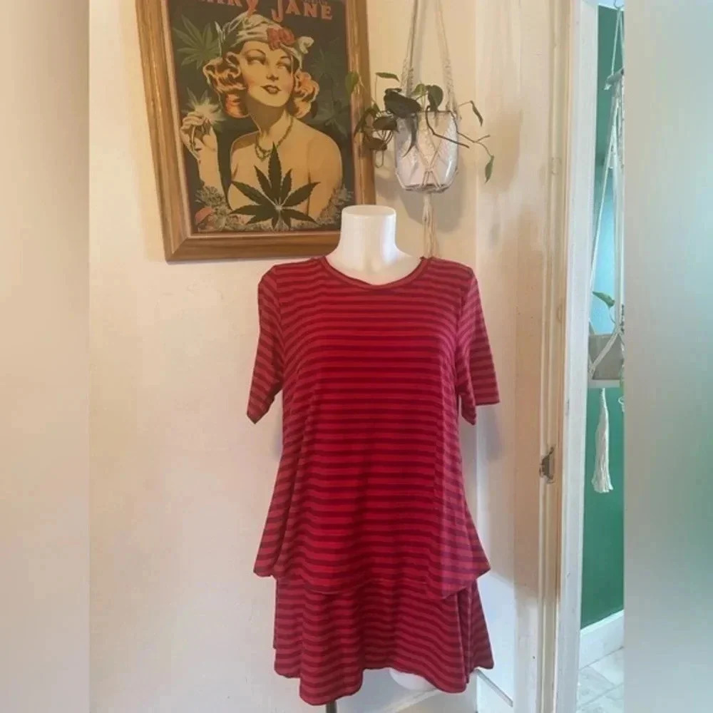 Agnes and Dora Tiered Tunic Size XL Red EUC!